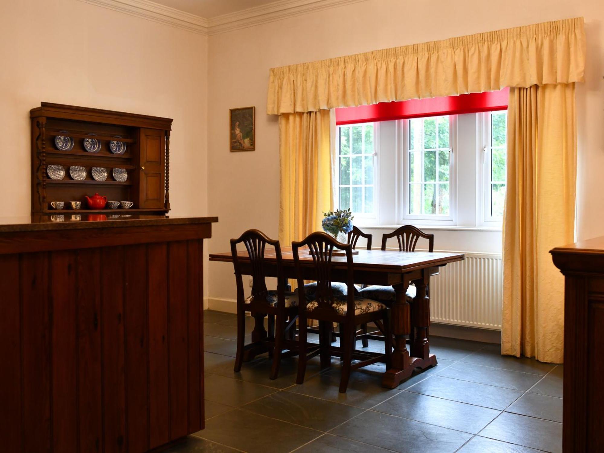 Cloncaird Castle Estate Cottages Maybole Bilik gambar