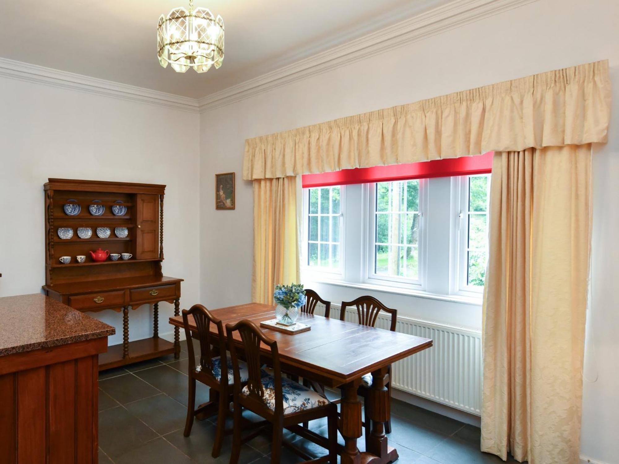 Cloncaird Castle Estate Cottages Maybole Bilik gambar